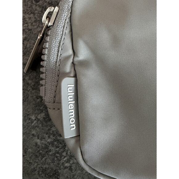Lululemon Everywhere Belt Bag One Size Gray Silver 1L Logo Strap Crossbody Sling - Picture 9 of 10